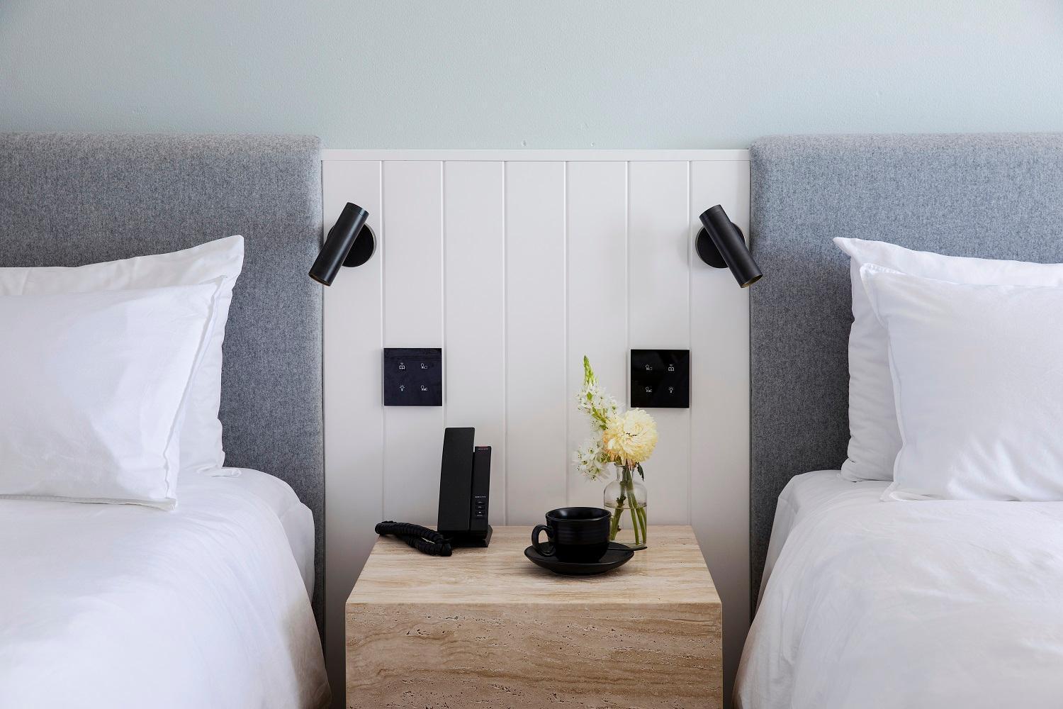 Manly Pacific Sydney Mgallery Collection Extérieur photo A bedside table